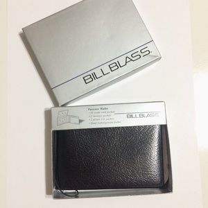 🎉SOLD!🎉✨FREE w/ purchase! NWT Bill Blass Wallet